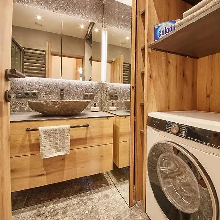 Penthouse Fire & Stone Apartment *