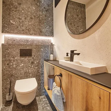 Penthouse Fire & Stone Apartment *
