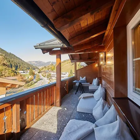 Penthouse Fire & Stone Apartment