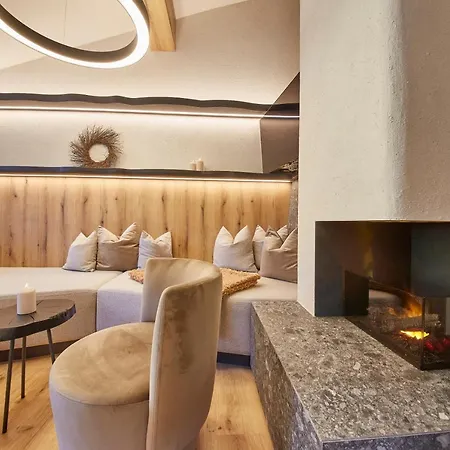 Penthouse Fire & Stone